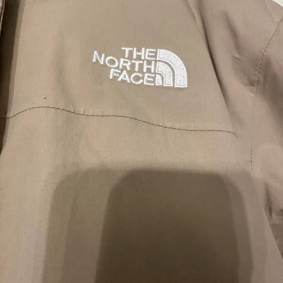 The North Face women’s Arcric Parka -Large in ANTELOPE TAN- excellent condition - Picture 10 of 11